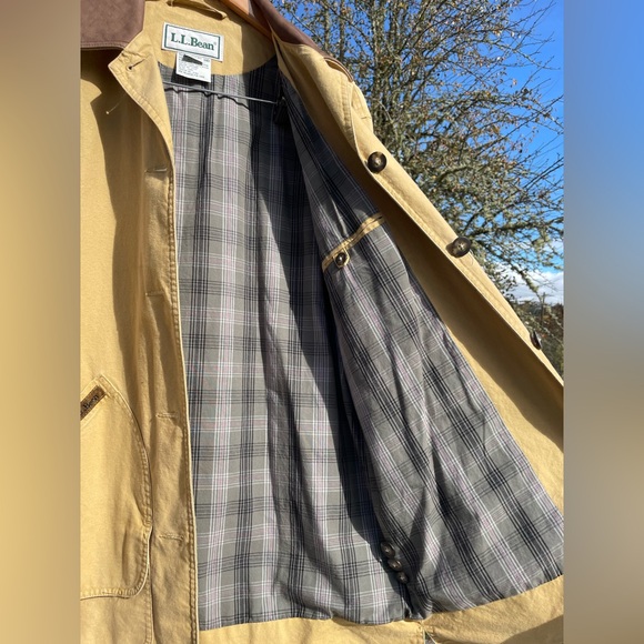 Vintage 90’s L.L. Bean Women’s Chore Coat with leather trim - Picture 3 of 5